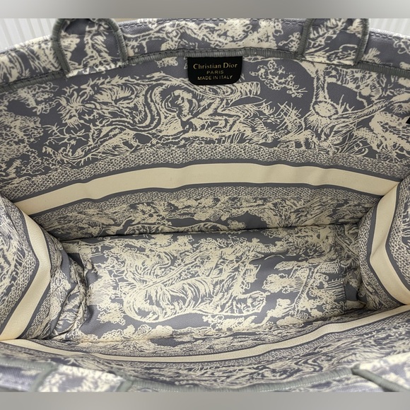CHRISTIAN DIOR Canvas Embroidered Large Dioriviera Toile De Jouy Blue Book Tote - Picture 12 of 16